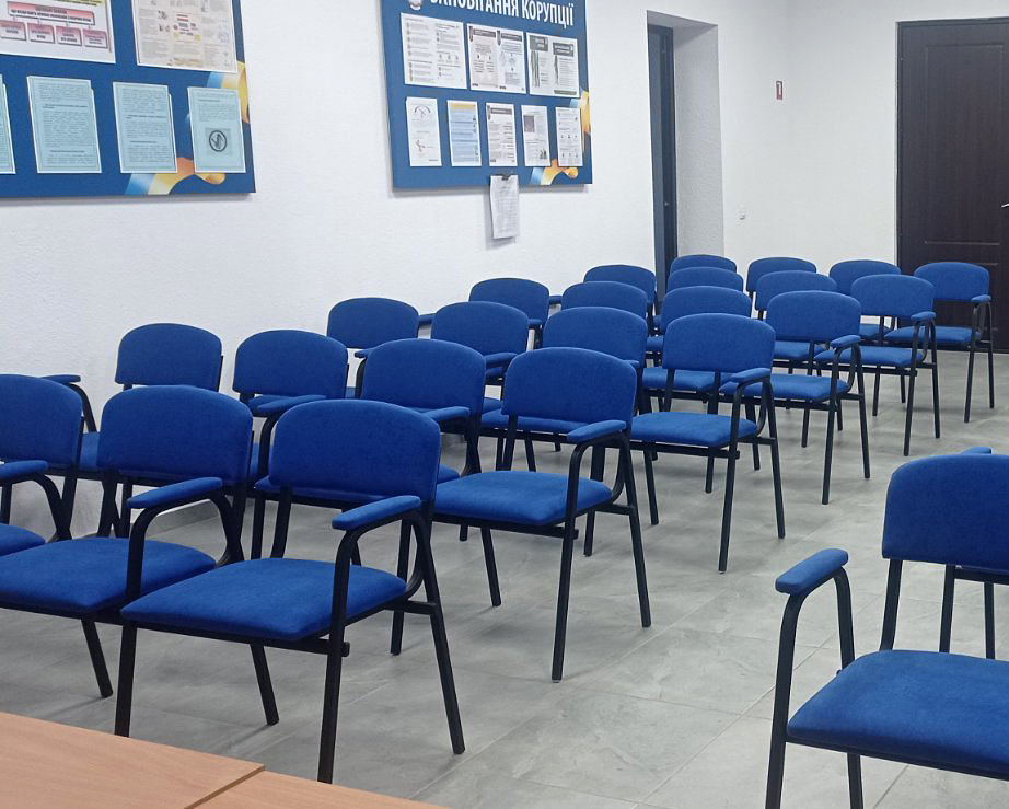 Секційні стільці Еліс-плюс раніше встановленого дедлайну